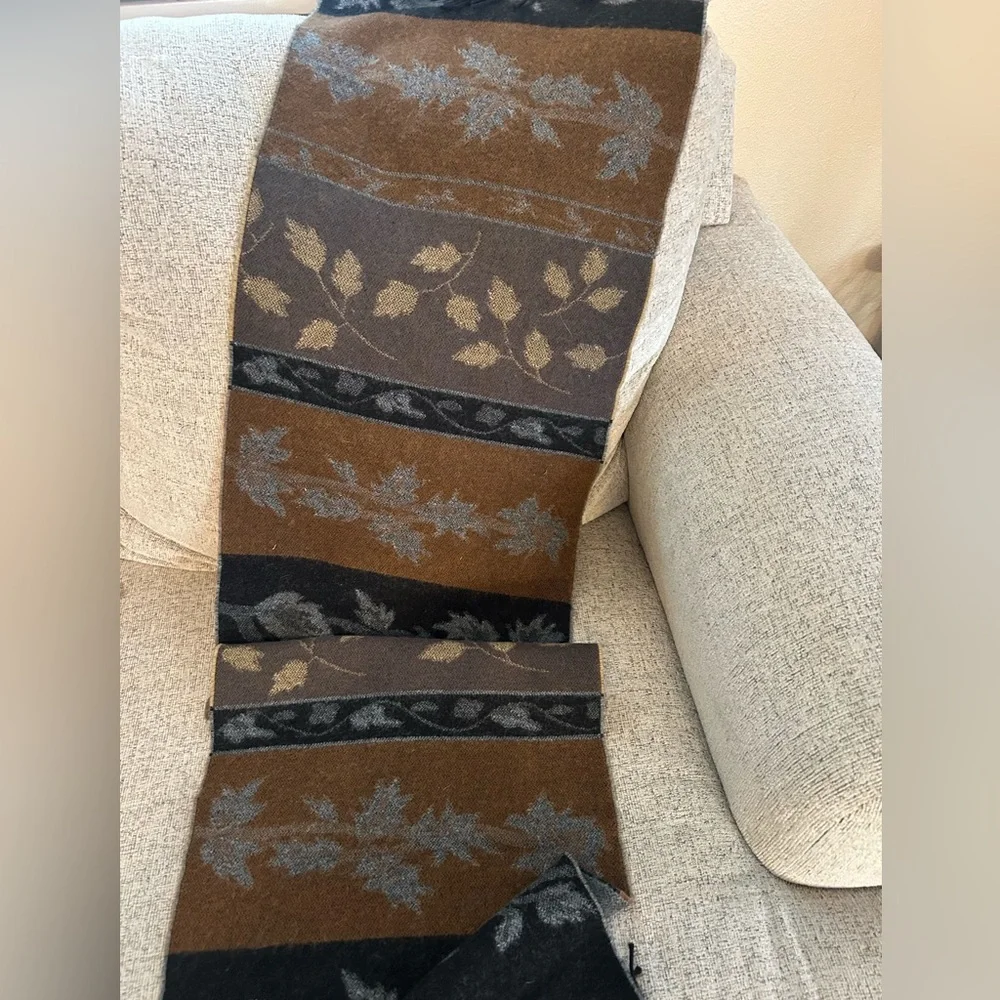 Berkshire Reversible Gray and Brown Scarf Leaf print fringe